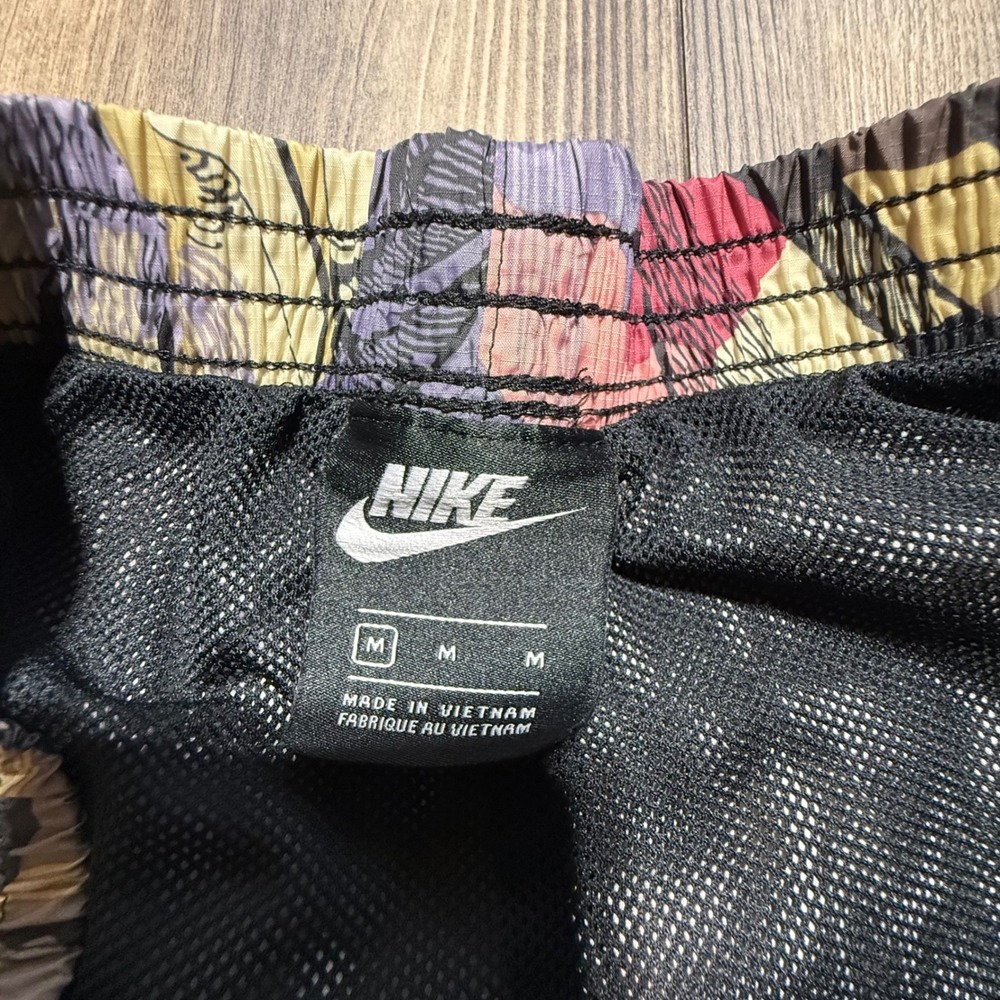 Nike Shorts Floral Mushroom Print Multi-Color Streetwear - Picture 4 of 4